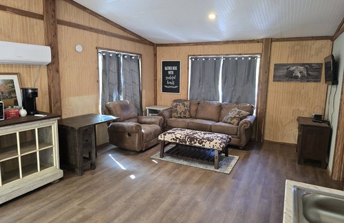 Board Camp Cabin | The Golden Eagle Cabin