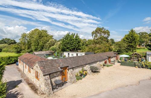Tatworth House | The Golden Fleece