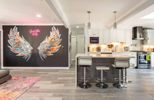 Commack House | THE GOOD VIBEZ HOUSE! Mini Golf Course,Heated Pool,Hot Tub,Game Room,Angel Wing