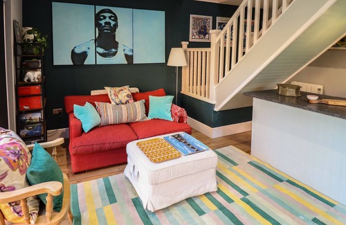 Gainsborough Cottage | THE GRANARY OWL HOUSE, romantic, with a garden in Pilham
