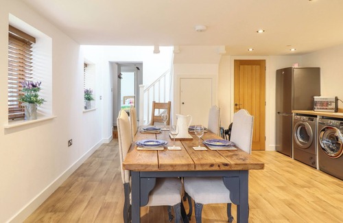 Montgomery Cottage | THE GRANARY, pet friendly, character holiday cottage in Montgomery