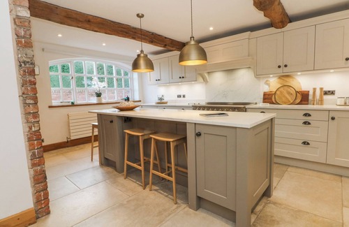Knutsford Cottage | THE GRANARY, pet friendly, character holiday cottage in Knutsford