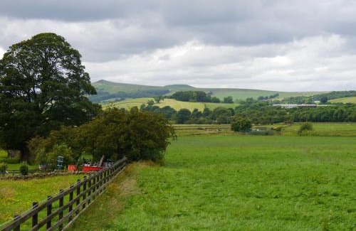 Carleton Apartment | The Granary with hot tub - 2 miles from Skipton