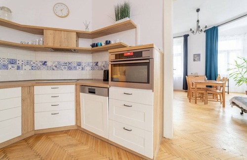 Smichov Apartment | The Grand Bohemian – Historic Art Nouveau Escape