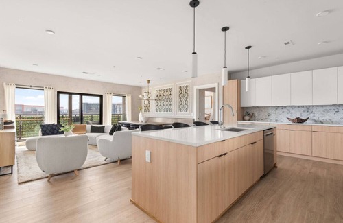 Sobro Condo | The Grand Social: Designer Condo close to Gulch w/pool