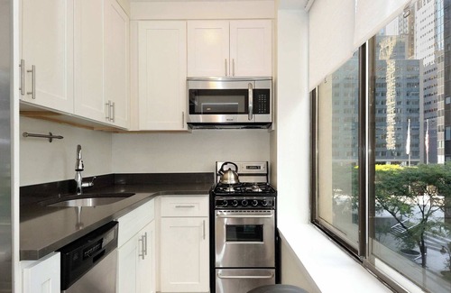 Midtown East Apartment | The Grand VI Vibe 8609