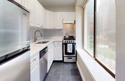 Midtown East Apartment | The Grand VIII Vibe 8637