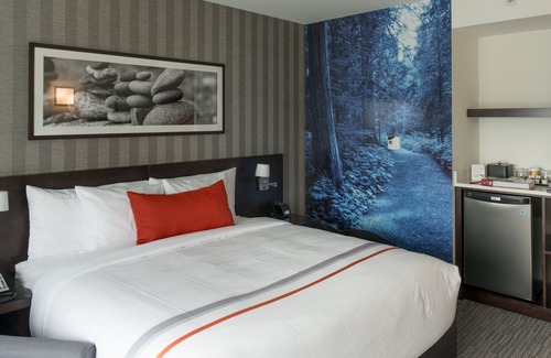 Winnipeg Hotel | The Grand Winnipeg Airport Hotel by Lakeview