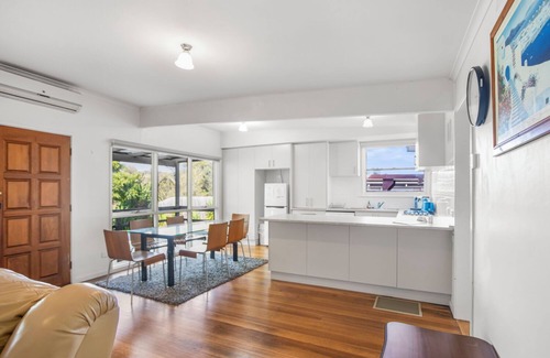 Rye House | The Grandeur by Ready Set Stay - Pet Friendly, BBQ