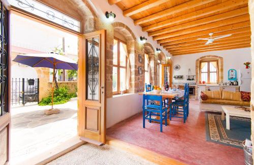 Ialyssos House | The Grandma House