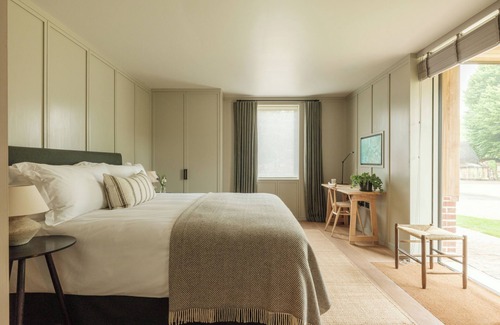 Durnford Hotel | The Great Bustard