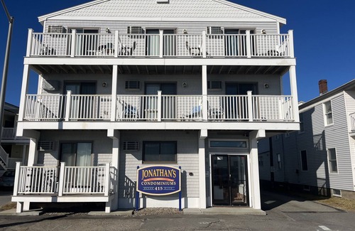 Hampton Condo | The Great Escape on Hampton Beach. Beach directly across the street.