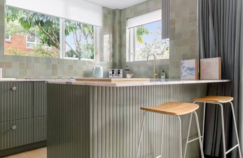 Leichhardt Apartment | The Green apartment-harbour/ANZAC bridge views