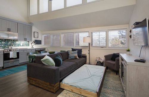 Purgatory Condo | The Green Canopy (#769) |10 min to Ski - On Golf Course - AC/Pool/Hot Tub