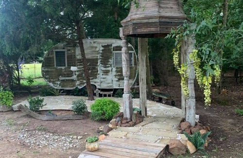Elmo House | The Green Egg - Vintage RV Glamping