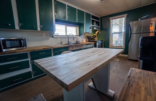 Fort Klamath House | The Green House - Minutes from the Entrance to Crater Lake National Park