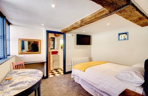 Devizes Bed & Breakfast | The Green Parrot