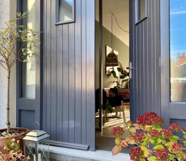 Belfast House | The Green Room guest suite