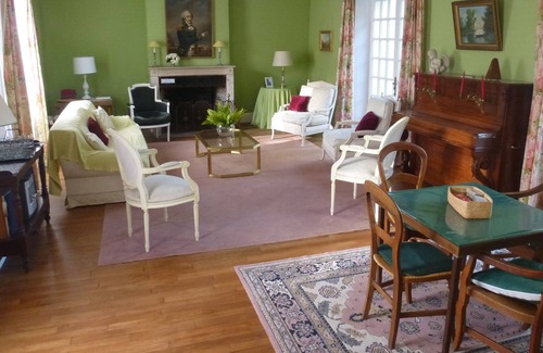 Maintenon House | "The green setting" 10 people Charming house ***