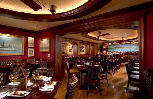 Essex Village Hotel | The Griswold Inn