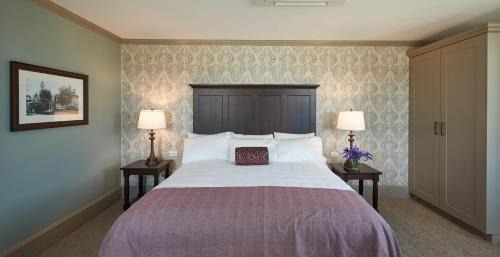 Groton Hotel | The Groton Inn