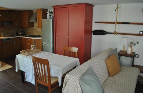 Paloukia Apartment | The Hakuna Matata Studio Apartment