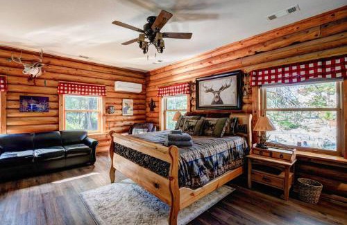 Shasta Lake House | The Happy Bear Lodge
