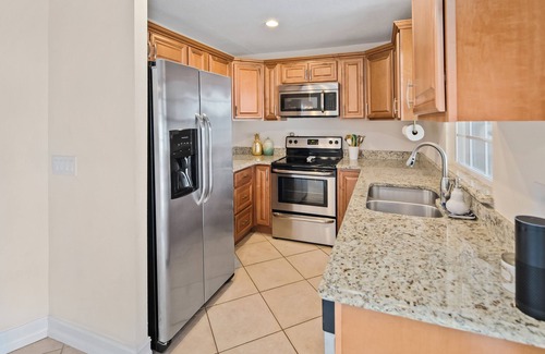 Naples Park House | The Happy Place 4 blocks to the beach 2/2 large backyard!