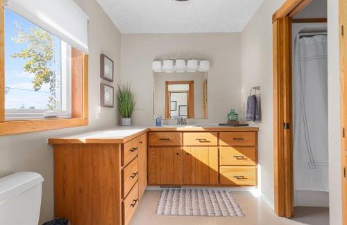 Black Wolf House | The Harbor Hideaway