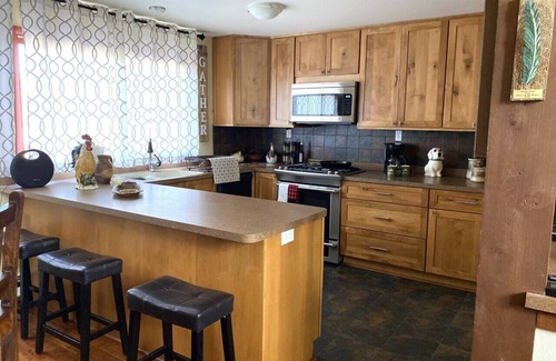 Ponderosa Pines House | The Harvest Moon Mountain Retreat