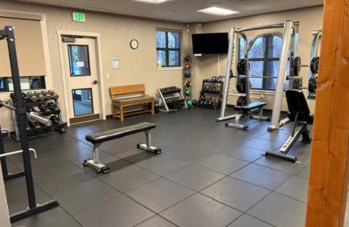 Klamath Falls House | The Hawk Nest