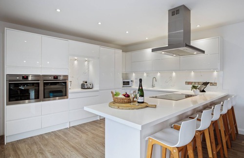 Saundersfoot House | The Hawthorns - Luxury Cottage, Hot Tub, Sea Views