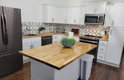 Tulsa House | The Heart of Main Street: Luxury 4-bedroom 2 bathroom Downtown Tulsa