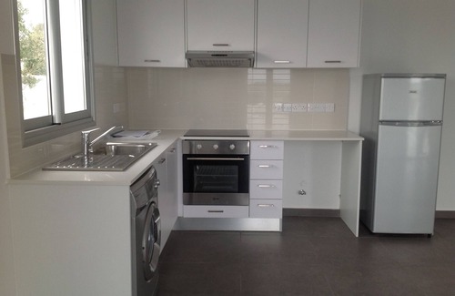 Mazotos Apartment | The Heather Apartment