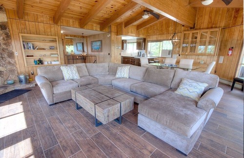 Zephyr Cove House | The Heights 4 Bedroom Home by RedAwning