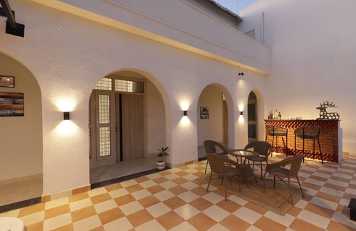 Malviya Nagar Villa | The Helm House by Ebony Stays – Jaipur’s 4BHK Villa Gem, Hosted by Captain