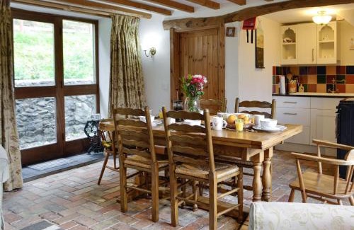 Llandovery House | The Hen House