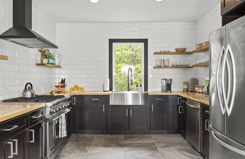 Hensonville House | The Hensonville Honeypot - Hottub, Movie Theatre & Mountain Bikes!