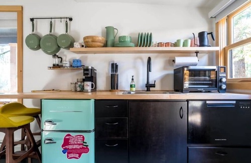Woodstock House | The Herwood Inn