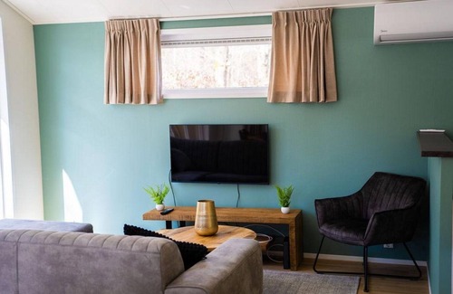Municipality of Rhenen House | The Heuvelrug Cottage, with hot tub for 6 people is fully equipped!