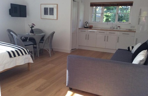 Sheffield Green Bed & Breakfast | The Hideaway