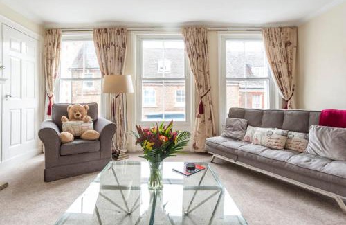 Blandford Saint Mary Apartment | The Hideaway, lovely cosy place in Blandford Forum, Dorset