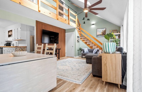 Southmont Apartment | The High Rock Hideout Marvelous 3-bedroom home on High Rock Lake