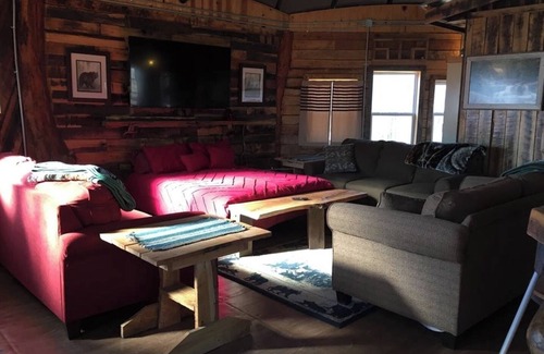 Genoa Cabin | The Highlander Rustic Yurt