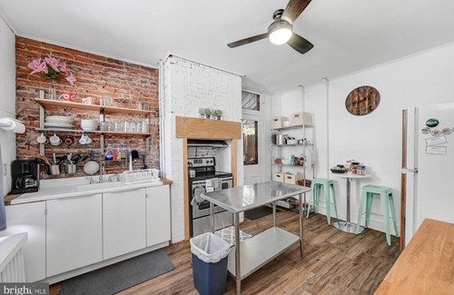 Pottsville House | The Hill House - Historic Townhouse near Yuengling