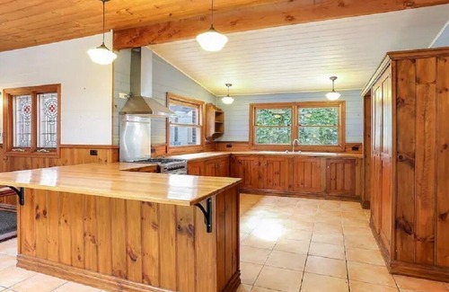Whittingham House | The Historic Hunter Valley Old School House, Pokolbin