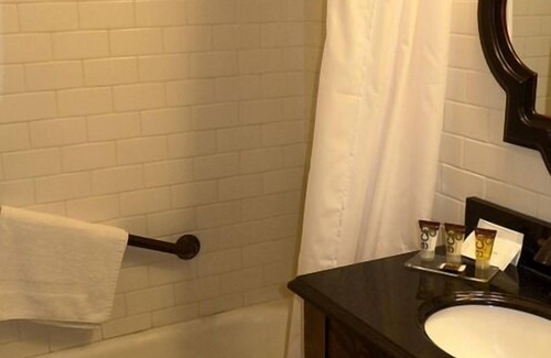 Alpine Hotel | The Holland Hotel