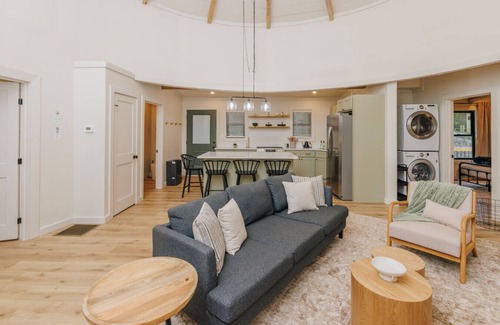 Primrose Apartment | The Holler by The Hideaways