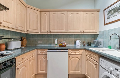 Wiseman's Bridge Cottage | The Hollies - Close to Beach, Parking, EV Charger
