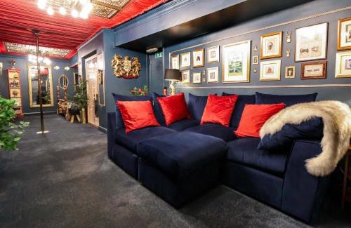 Treffynnon Apartment | The Hollow